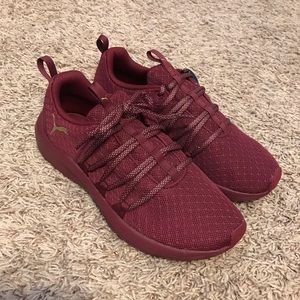 NWT Puma tennis shoes
